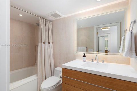 Condo in Miami, Florida, 3 bedrooms  № 1715550 - photo 21