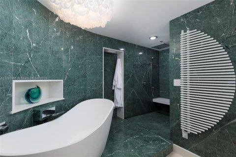 Condo in Miami, Florida, 3 bedrooms  № 1715550 - photo 18