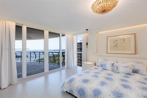 Condo in Miami, Florida, 3 bedrooms  № 1715550 - photo 16