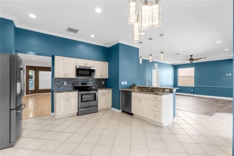 House in Wesley Chapel, Florida 5 bedrooms, 261.24 sq.m. № 2094816 - photo 10