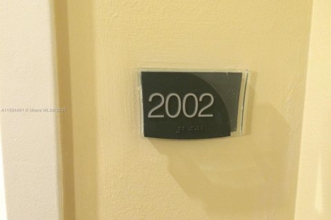 Copropriété à vendre à Hallandale Beach, Floride: 3 chambres, 137.59 m2 № 1867610 - photo 4