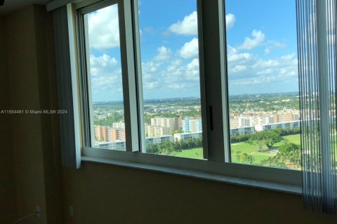 Copropriété à vendre à Hallandale Beach, Floride: 3 chambres, 137.59 m2 № 1867610 - photo 14