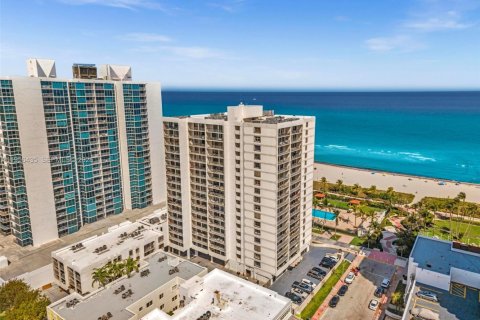 Condo à Miami Beach, Floride, 2 chambres  № 2078875