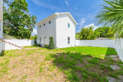 Casa en venta en Saint Petersburg, Florida, 6 dormitorios, 331.94 m2 № 2142064 - foto 10