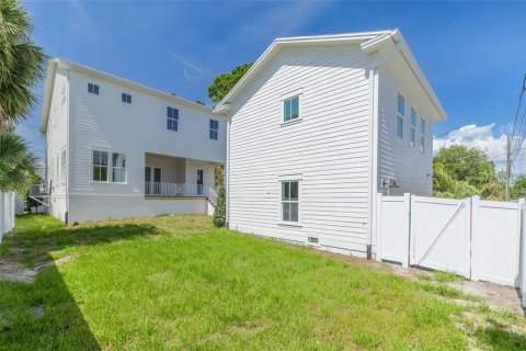Casa en venta en Saint Petersburg, Florida, 6 dormitorios, 331.94 m2 № 2142064 - foto 11