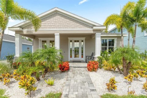 House in New Smyrna Beach, Florida 2 bedrooms, 118.17 sq.m. № 1826703 - photo 1