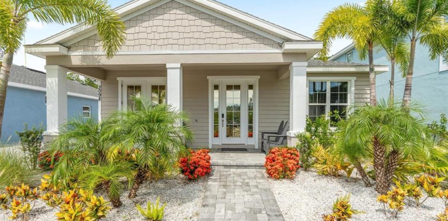 House in New Smyrna Beach, Florida 2 bedrooms, 118.17 sq.m. № 1826703