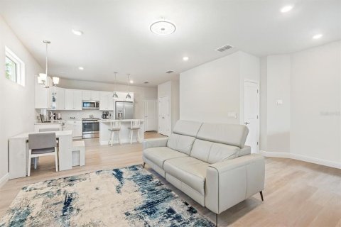 House in New Smyrna Beach, Florida 2 bedrooms, 118.17 sq.m. № 1826703 - photo 4