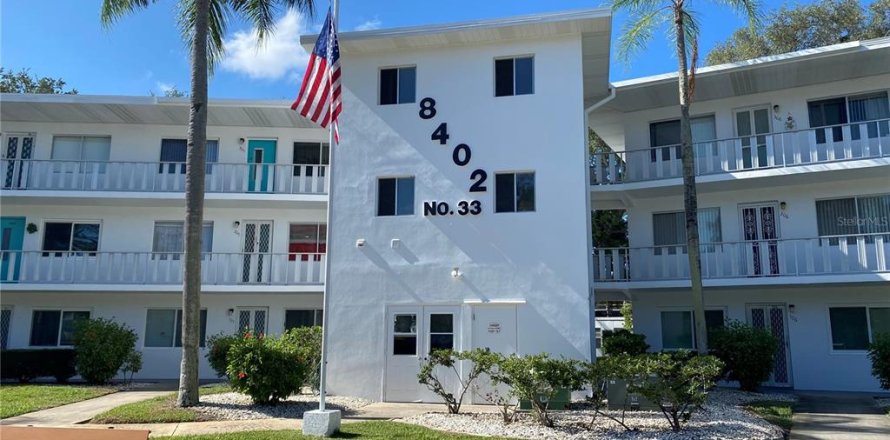 Condo in Seminole, Florida, 2 bedrooms  № 2391343