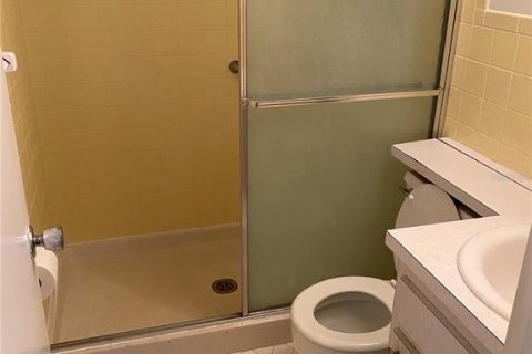 Condo in Seminole, Florida, 2 bedrooms  № 2391343 - photo 17