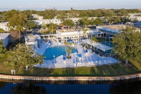 Condo in Seminole, Florida, 2 bedrooms  № 2391343 - photo 20