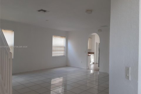 Купить виллу или дом в Хомстед, Флорида 5 спален, 192.31м2, № 2079434 - фото 4