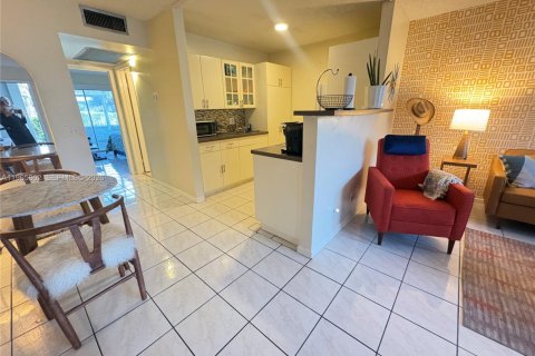 Copropriété à louer à Pembroke Pines, Floride: 1 chambre, 63.64 m2 № 2027804 - photo 9