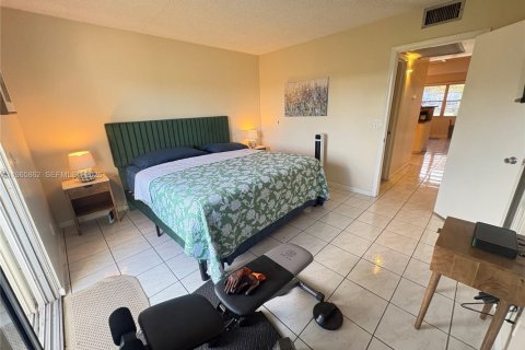 Copropriété à louer à Pembroke Pines, Floride: 1 chambre, 63.64 m2 № 2027804 - photo 11