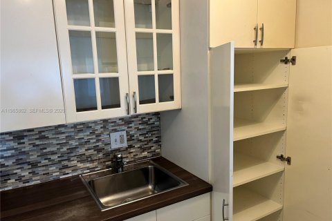 Copropriété à louer à Pembroke Pines, Floride: 1 chambre, 63.64 m2 № 2027804 - photo 8