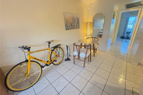 Copropriété à louer à Pembroke Pines, Floride: 1 chambre, 63.64 m2 № 2027804 - photo 3