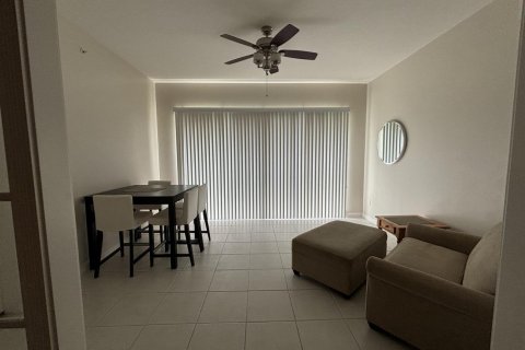 Condo in St. Lucie, Florida, 2 bedrooms № 2077435 - photo 4