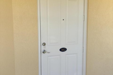 Condo in St. Lucie, Florida, 2 bedrooms № 2077435 - photo 11