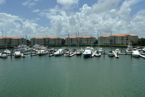 Condo in St. Lucie, Florida, 2 bedrooms № 2077435