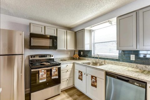 Apartamento en alquiler en Port Richey, Florida, 2 dormitorios, 88.26 m2 № 2108617 - foto 4