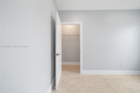 Villa ou maison à louer à Homestead, Floride: 5 chambres, 273.5 m2 № 2001332 - photo 28