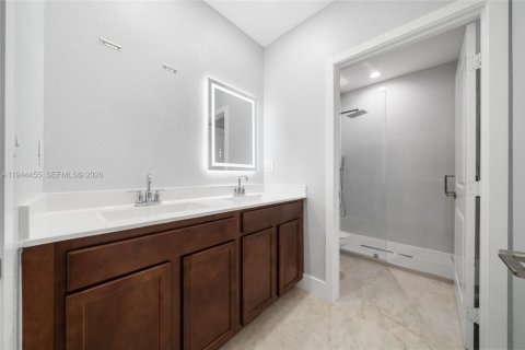 Villa ou maison à louer à Homestead, Floride: 5 chambres, 273.5 m2 № 2001332 - photo 25