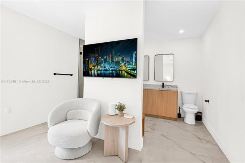 Casa en venta en Miami, Florida, 4 dormitorios, 149.2 m2 № 1860289 - foto 29