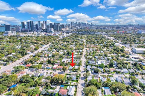 Casa en venta en Miami, Florida, 4 dormitorios, 149.2 m2 № 1860289 - foto 7