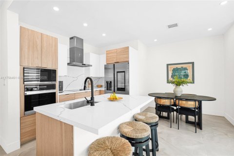 Casa en venta en Miami, Florida, 4 dormitorios, 149.2 m2 № 1860289 - foto 17