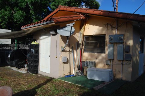 Immobilier commercial à vendre à Miami, Floride: 192.12 m2 № 1969413 - photo 3