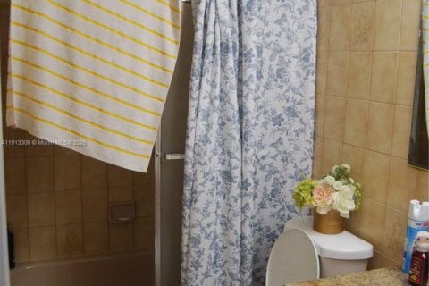 Immobilier commercial à vendre à Miami, Floride: 192.12 m2 № 1969413 - photo 7