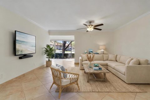 Condo in Palm Beach Gardens, Florida, 2 bedrooms № 2154189 - photo 10