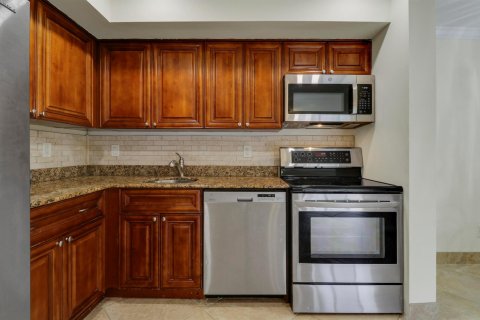 Condo in Palm Beach Gardens, Florida, 2 bedrooms № 2154189 - photo 15