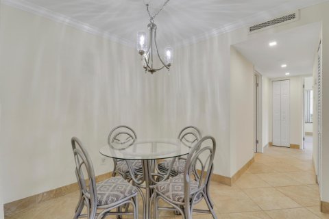 Condo in Palm Beach Gardens, Florida, 2 bedrooms № 2154189 - photo 17