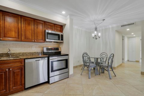 Condo in Palm Beach Gardens, Florida, 2 bedrooms № 2154189 - photo 16