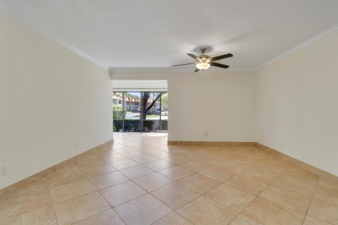 Condo in Palm Beach Gardens, Florida, 2 bedrooms № 2154189 - photo 6