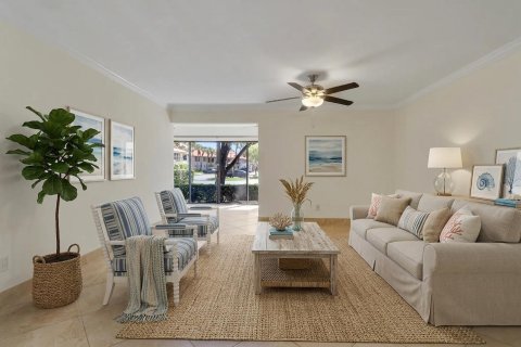 Condo in Palm Beach Gardens, Florida, 2 bedrooms № 2154189 - photo 9