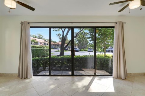 Condo in Palm Beach Gardens, Florida, 2 bedrooms № 2154189 - photo 21