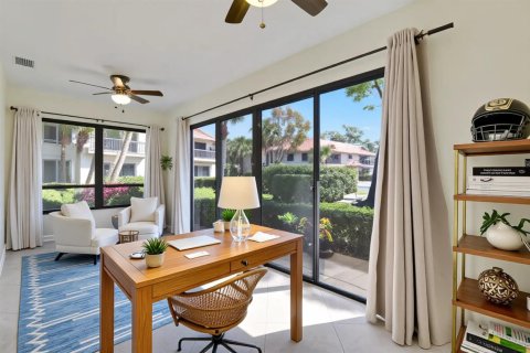 Condo in Palm Beach Gardens, Florida, 2 bedrooms № 2154189 - photo 23