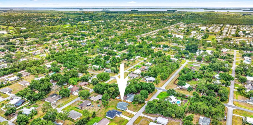 Casa en Fort Pierce, Florida 3 dormitorios, 140.38 m2 № 1182161