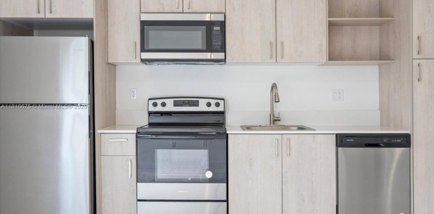 Дом в Майами, Флорида 2 спальни, 77.39м2 № 2034558