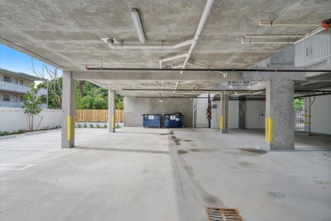 Снять в аренду виллу или дом в Майами, Флорида 2 спальни, 77.39м2, № 2034558 - фото 15