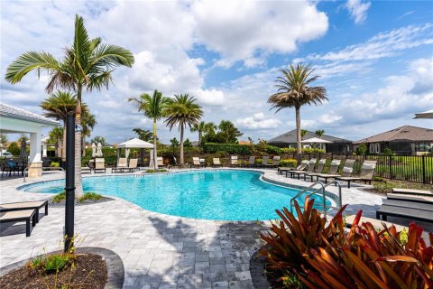House in Bradenton, Florida 2 bedrooms, 144.74 sq.m. № 1086697 - photo 2