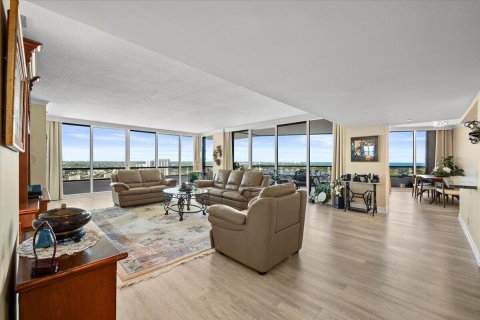 Condo in North Palm Beach, Florida, 2 bedrooms  № 2399981 - photo 3