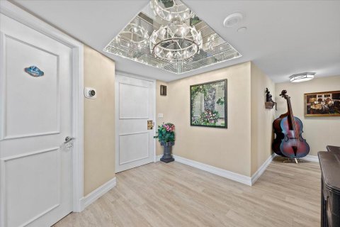 Condo in North Palm Beach, Florida, 2 bedrooms  № 2399981 - photo 2
