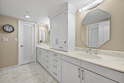 Condo in North Palm Beach, Florida, 2 bedrooms  № 2399981 - photo 26
