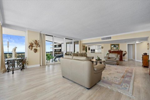 Condo in North Palm Beach, Florida, 2 bedrooms  № 2399981 - photo 8