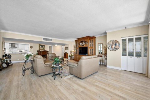 Condo in North Palm Beach, Florida, 2 bedrooms  № 2399981 - photo 6