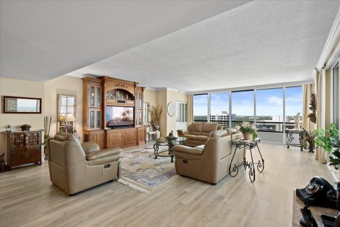 Condo in North Palm Beach, Florida, 2 bedrooms  № 2399981 - photo 5
