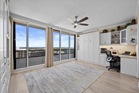 Condo in North Palm Beach, Florida, 2 bedrooms  № 2399981 - photo 18